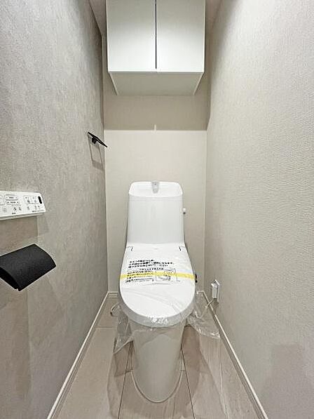 トイレは落ち着きある空間と清潔感あるお好みの香りをまとい演出することでいつもキレイを保つ事ができます。