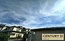 その他：《眺望》　目の前には気持ちの良い青空が広がります。前面に建物がないので開放的で開けた空間が望めます。
