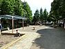 周辺：新作下耕地公園まで170m、目の前にはスーパーもあるので、お買い物のついでや、お弁当を買ってピクニックも楽しめます。