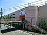 周辺：相鉄線三ツ境駅まで1170m、駅周辺は、スーパーや商店、区役所、病院が揃っています。そのエリアを抜けると区画整理された閑静な住宅地が顔を出します