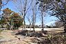 周辺：大久保公園まで160m、豊かな緑に囲まれた大久保公園。