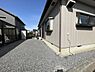 その他：ウッドデッキのある広々としたお庭。倉庫付きで収納にも便利。洗濯物干しスペースとしても使える空間です。