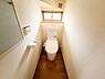 トイレ：1階トイレです。1階も2階もシャワートイレ完備！