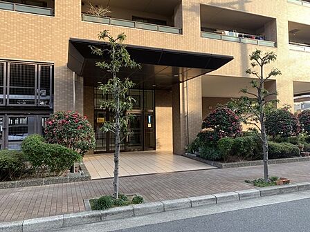 マンションエントランス