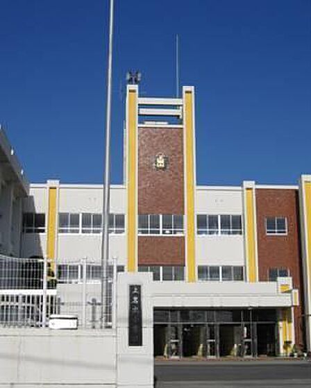 岩出市立上岩出小学校まで1088m