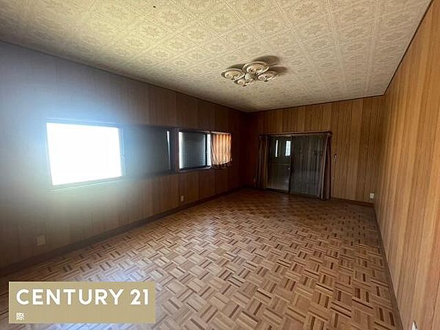 室内 和歌山市西庄