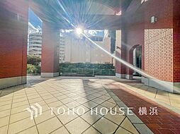 デザイン性の高いエントランスは、住む方のプライドを満たすクオリティ。