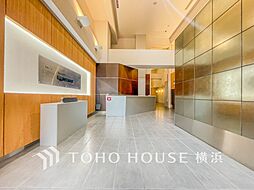 ゆとりあるエントランスロビーはお待ち合わせなどに便利。