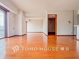 あたたかい日差しがたっぷり降り注ぐLDKは自然と家族の顔があかるい笑顔に。