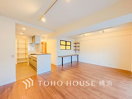 集いの場、憩いの場としての快適性を求めたやすらぎの空間です。