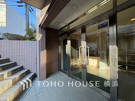デザイン性の高いエントランスは、住む方のプライドを満たすクオリティ。