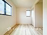 洋室：うららかな陽射しがどのお部屋にも降り注ぐよう、快適さを追求した間取設計。