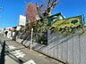 周辺：幼稚園型認定こども園 ゆりかご幼稚園　650m　体操、サッカー、音楽、朗読の時間、英語、絵本貸出しなど多方面の教育活動が行われています。 