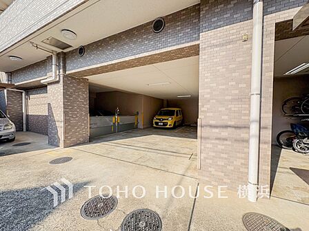 敷地内駐車場(空き状況はお問い合わせください)。