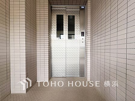 大きな荷物やお買い物帰りの重い荷物にも安心のエレベーター。