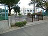 周辺：横浜市立荏田小学校　500m　徒歩7分。小学校が近いのは子育てファミリーにもおすすめのポイント。 
