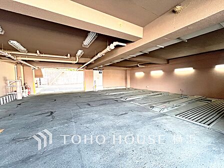 敷地内駐車場(空き状況はお問い合わせください)。