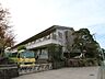 周辺：平戸幼稚園　450m　豊かな自然環境の中で、植物や生き物、また人との触れ合いを大切にした保育を展開しています。 