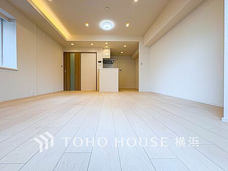 和やかで洗練された空間の演出。寛ぎとコミュニケーションを育む居心地のよい場所。