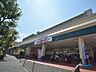 周辺：そうてつローゼン六ツ川店　1000m　1階の食料品売り場は8時～22時営業。2階にはドラッグストア、100円ショップ、美容室があります。   