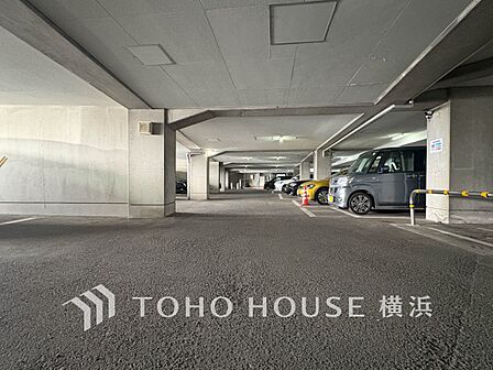 敷地内に駐車スペースがあると日々の暮らしのをスムーズに運ぶ事が出来ます。(空き状況はお問合せ下さい)