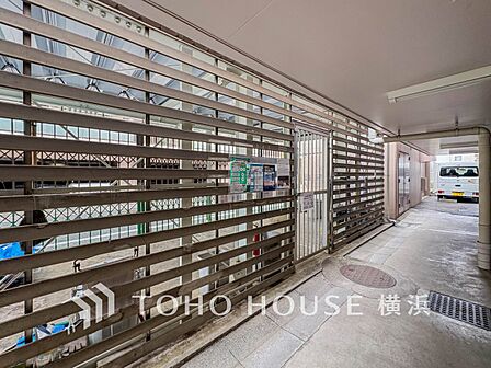 共同ごみ置き場。管理体制の行き届いた共同ごみ置き場はいつもきれいにされています。