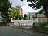 周辺：下野毛2丁目公園　450m　園内は広々としていて見通しのいい明るい雰囲気。ブランコや複合遊具があり、小さなお子様も楽しめます。 