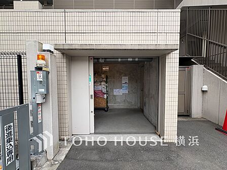 共同ごみ置き場。管理体制の行き届いた共同ごみ置き場はいつもきれいにされています。