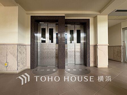 大きな荷物やお買い物帰りの重い荷物にも安心のエレベーター。