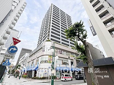 外観：住む人を映し出す洗練された佇まいは、いつまでも輝き続けながらいつしか街の風景に溶け込んでいきます。