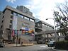 周辺：オーロラモール東戸塚 　1900m　休日はご家族連れなどで賑わう東戸塚駅前にある複合商業施設。普段のお買い物からグルメまで楽しめます。 