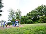 周辺：千草台公園　300m　夏季期間中は、25mプールと子供用プールがある千草台公園プールが営業し子どもたちが集まります。 