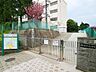 周辺：横浜市立谷本小学校　350m　徒歩5分。小学校が近いのは子育てファミリーにもおすすめのポイントです。 
