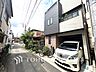 外観：爽やかな青空の下に贅沢なほどに降り注ぐ陽光、豊かな居住性と、クオリティが見事に調和した住空間。