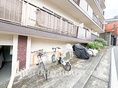 敷地内駐輪場完備。