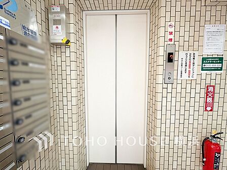 大きな荷物やお買い物帰りの重い荷物にも安心のエレベーター。