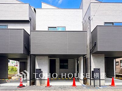 外観:表現された空間は豊かな光と風を纏い、暮らしの時間を豊かにしてくれます。 外観:表現された空間は豊かな光と風を纏い、暮らしの時間を豊かにしてくれます。