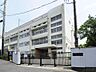 周辺：横浜市立日下小学校　800m　徒歩10分。小学校が近いのは子育てファミリーにもおすすめのポイント。 
