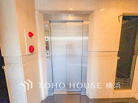 大きな荷物やお買い物帰りの重い荷物にも安心のエレベーター。