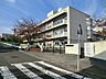 周辺：横浜市立鳥が丘小学校　210m　徒歩3分。小学校が近いのは子育てファミリーにもおすすめのポイントです。 