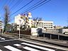 周辺：横浜市立瀬戸ケ谷小学校　350m　徒歩5分。小学校が近いのは子育てファミリーにもおすすめのポイント。 