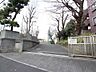 周辺：横浜市立一本松小学校　240m　徒歩3分。小学校が近いのは子育てファミリーにもおすすめのポイントです。 