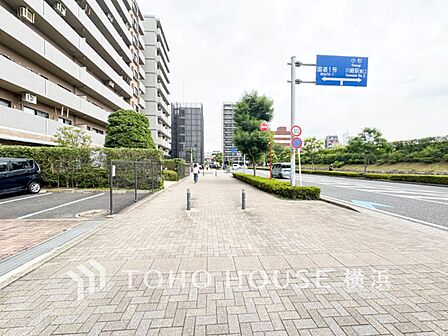 生活利便に優れた住環境に立地し、ゆとりある生活が送れます。