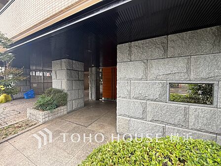 帰宅されるご家族や訪れる方を優しく迎え、安らぎに満ちた生活空間を予感させてくれます。