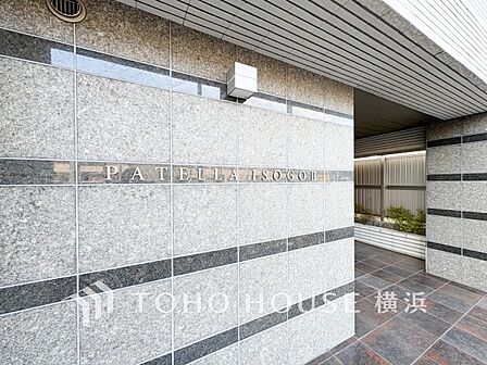 帰宅されるご家族や訪れる方を優しく迎え、安らぎに満ちた生活空間を予感させてくれます。