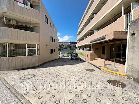 敷地内駐車場(空き状況はお問い合わせください)。