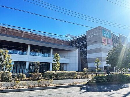 アピタテラス横浜綱島 400m 『素敵』と『快適』が揃う、アピタ食品館と60の専門店。ご家族揃って楽しめるショッピングセンター。