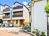 玄関：お住まいの顔となる玄関。住まう方のプライドを満たすクオリティを備えています。 