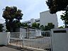 周辺：横浜市立六浦中学校　450m　徒歩6分。部活などで帰りが遅くなっても安心の距離です。 