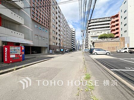 生活利便に優れた住環境に立地し、ゆとりある生活が送れます。